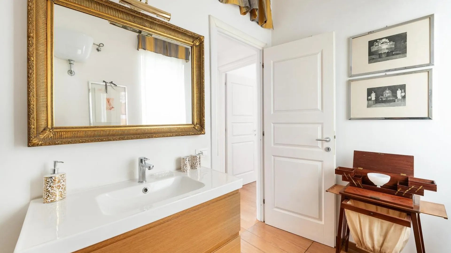 La Dimora Dell'Antiquario Apartment Rome Italy