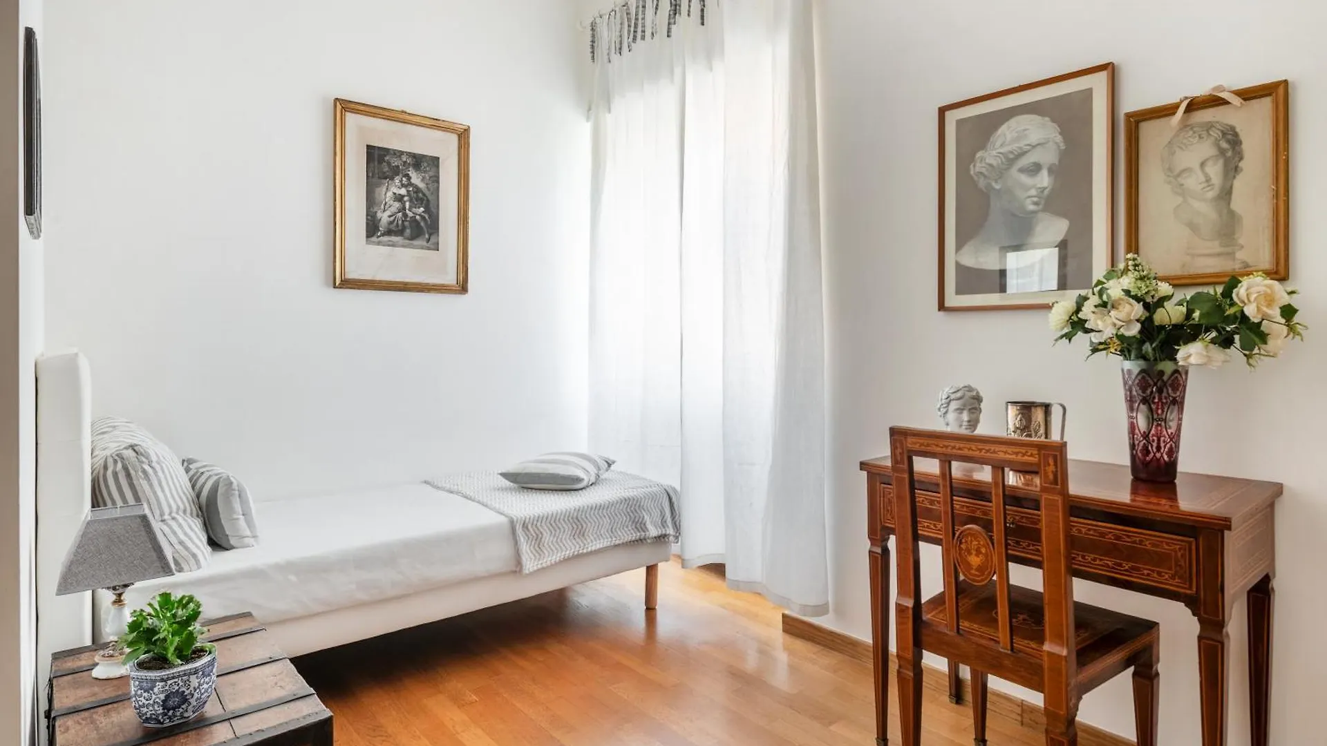 La Dimora Dell'Antiquario Apartment Rome Italy