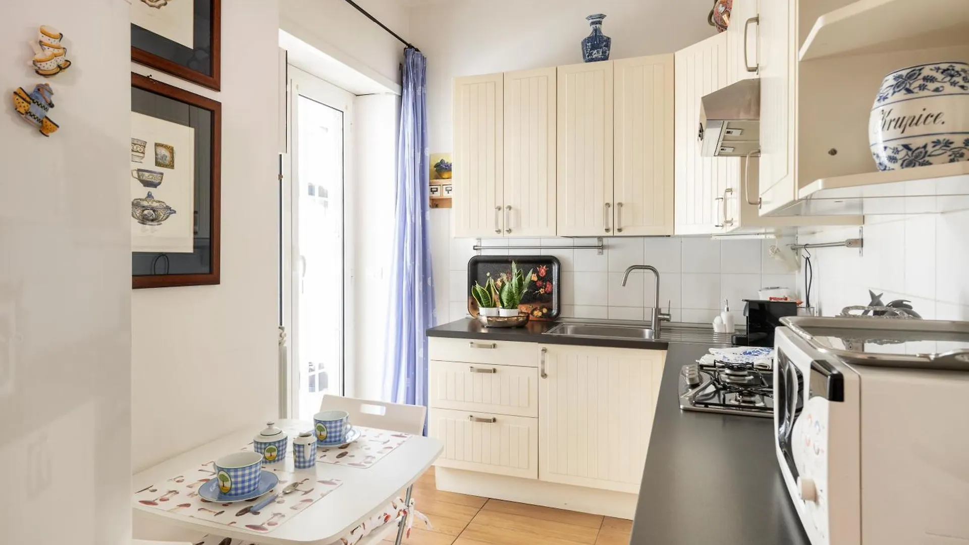 La Dimora Dell'Antiquario Apartment Rome