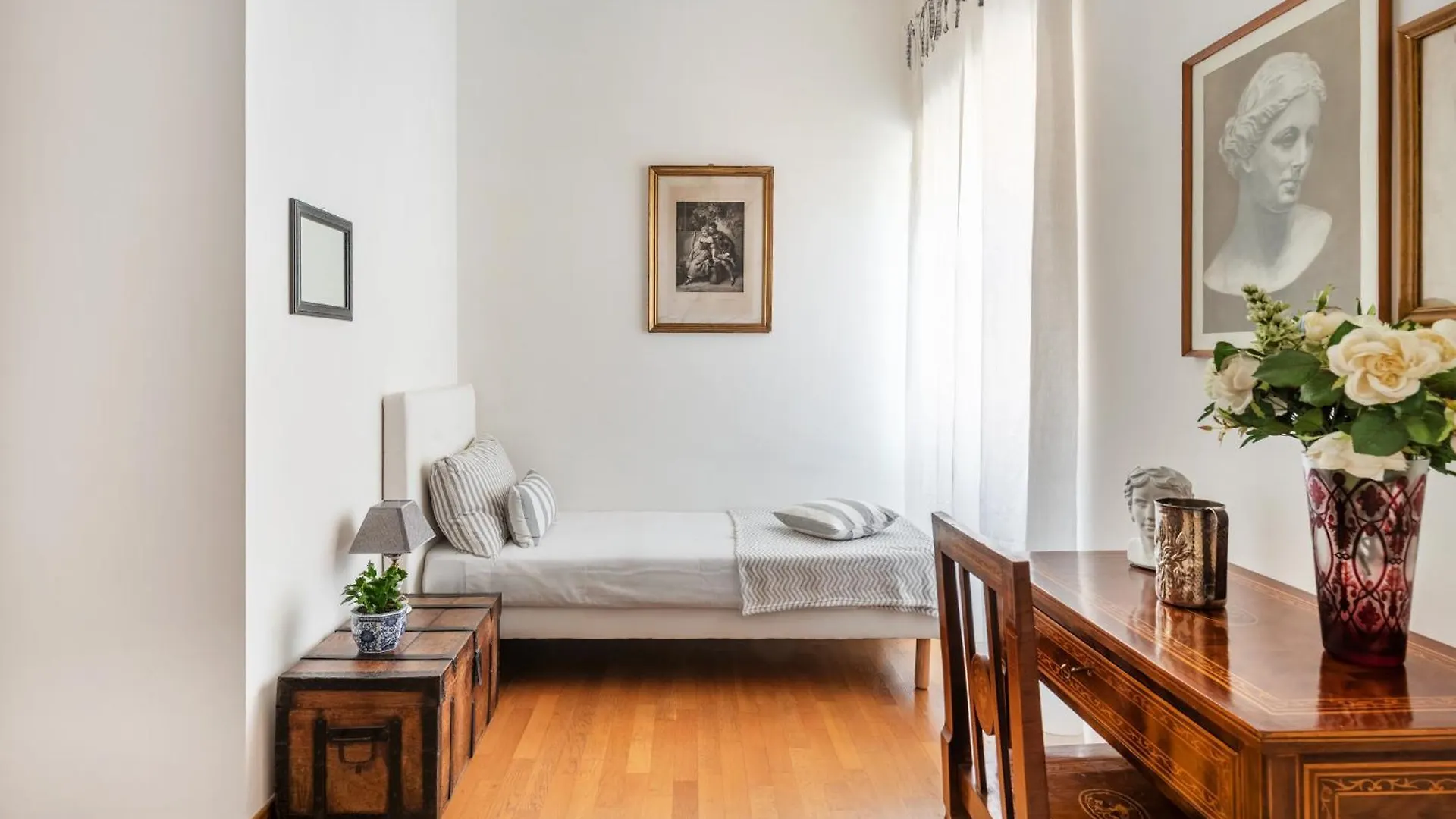 La Dimora Dell'Antiquario Apartment Rome